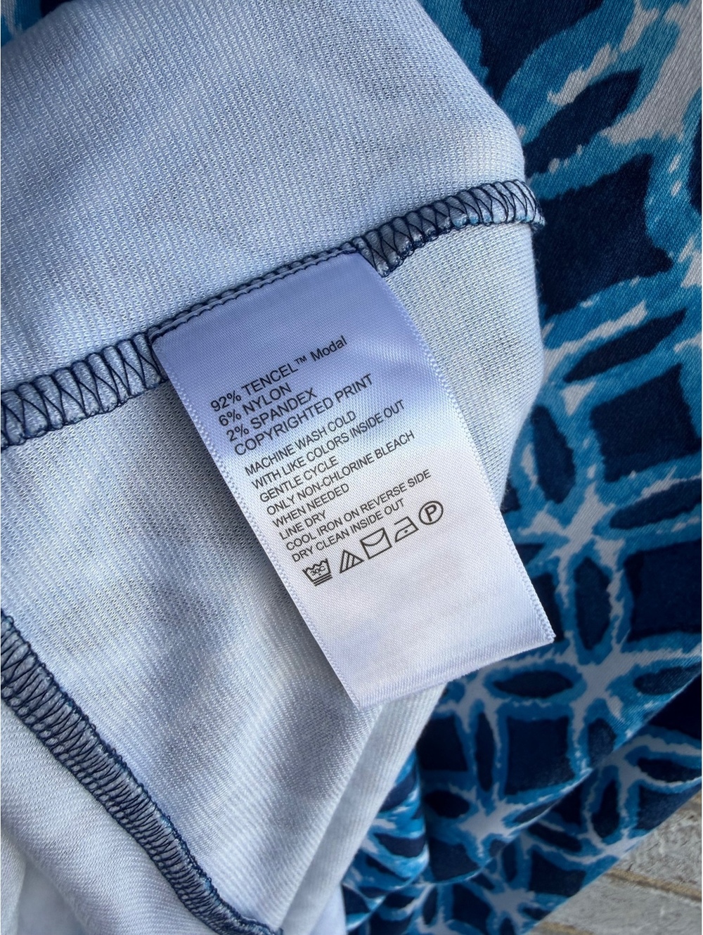Tommy Bahama NWT Sleeveless Round Neck Blue Tone Geo Ruffle Hem Dress Size L - Picture 7 of 7